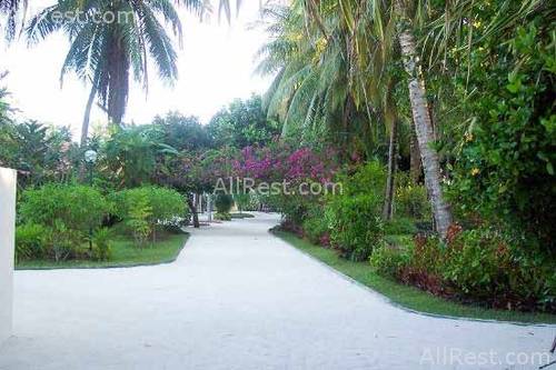 Komandoo Island Resort 11
